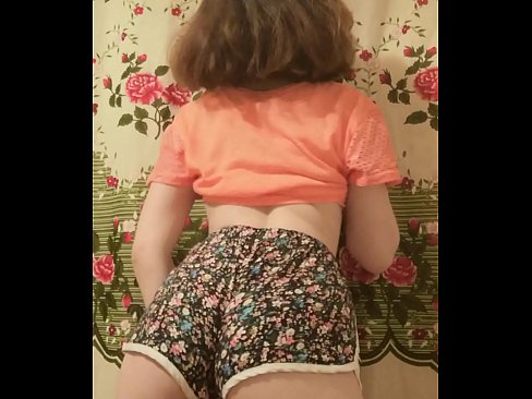 ❤️ La joven sexy hace un striptease grabando sus calzoncillos en la cámara Porno ruso en es.mass-pr.ru ❌️